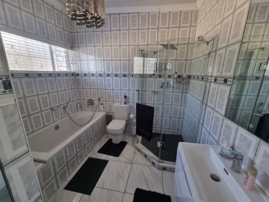 3 Bedroom Property for Sale in Lindequesdrif North West